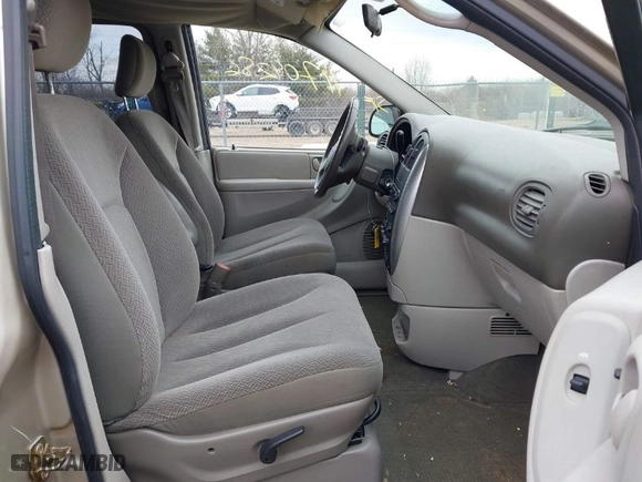 2006 Chrysler Town & Country LWB Touring with VIN 2A4GP54L16R781535, listed as a IAAI auction lot 41704286 with 184,610 mi miles. Bid and sale history available at carsss.com. Image 5.
