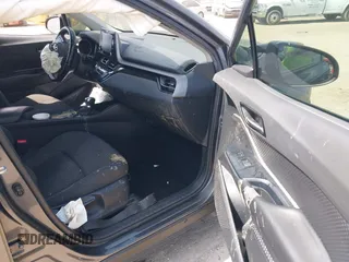 2020 Toyota C-HR LE z VIN NMTKHMBX4LR111797, wystawiony jako IAAI lot #42122726 z przebiegiem 62 138 mil mil oraz . Historia ofert i sprzedaży dostępna na DreamBid. Obrazek 5.
