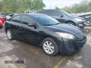 2011 Mazda 3 i Touring z VIN JM1BL1VF7B1458005, wystawiony jako IAAI lot #42081806 z przebiegiem 157 880 mil mil oraz . Historia ofert i sprzedaży dostępna na DreamBid. Obrazek 1.