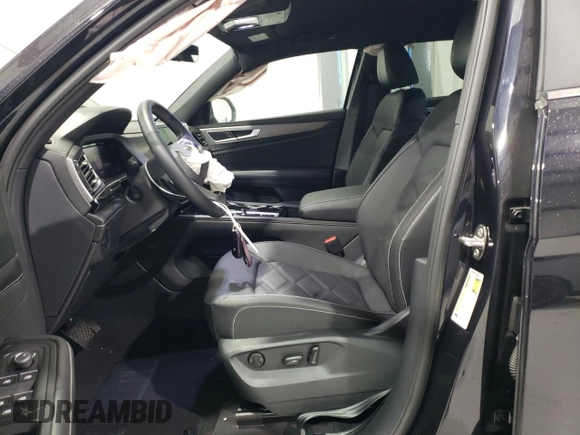 2024 Volkswagen Atlas SE with VIN 1V2WE2CA3RC221565, listed as a Copart auction lot 50817605 with 8,884 mi miles and Salvage title. Bid and sale history available at DreamBid. Image 7.