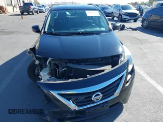 2016 Nissan Versa S z VIN 3N1CN7APXGL828172, wystawiony jako IAAI lot #40830717 z przebiegiem 53 910 mil mil oraz . Historia ofert i sprzedaży dostępna na DreamBid. Obrazek 12.