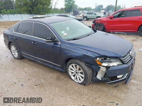 2013 Volkswagen Passat SEL Premium z VIN 1VWCH7A37DC056381, wystawiony jako IAAI lot #42426144 z przebiegiem 261 626 mil mil oraz . Historia ofert i sprzedaży dostępna na DreamBid. Obrazek 1.