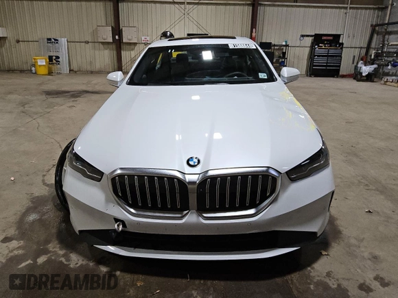 2024 BMW 5 Series 530i xDrive with VIN WBA53FJ04RCS13038, listed as a Copart auction lot 81588844 with 493 mi miles and Clean Title. Bid and sale history available at carsss.com. Image 5.