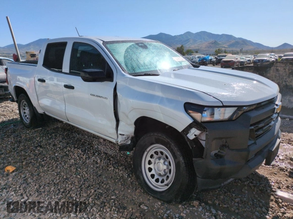 2023 Chevrolet Colorado 2WD Work Truck z VIN 1GCGSBEC7P1174630, wystawiony jako Copart lot #61053045 z przebiegiem 14 843 mil mil oraz Czysty tytuł • Clean title. Historia ofert i sprzedaży dostępna na DreamBid. Obrazek 4.