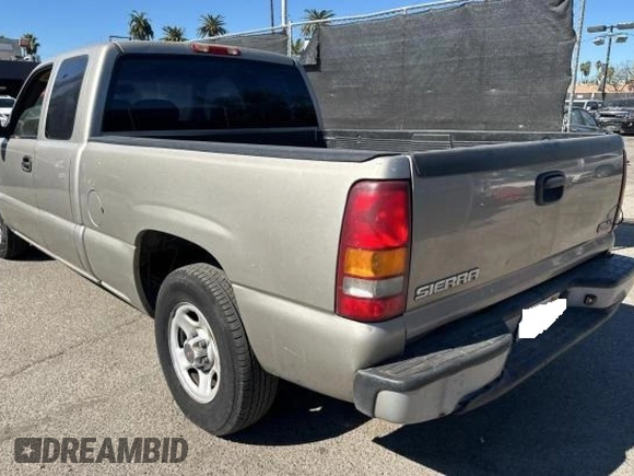 2003 GMC Sierra 1500 with VIN 2GTEC19X731239346, listed as a Copart auction lot 77679104 with 163,029 mi miles and Clean Title. Bid and sale history available at DreamBid. Image 3.