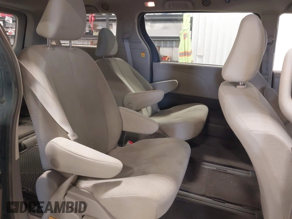 2011 Toyota Sienna with VIN 5TDZK3DC8BS125884, listed as a IAAI auction lot 41998890 with 249,193 mi miles. Bid and sale history available at carsss.com. Image 8.