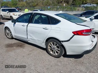 2020 Ford Fusion SE with VIN 3FA6P0HDXLR104549, listed as a IAAI auction lot 41790043 with 31,368 mi miles. Bid and sale history available at carsss.com. Image 3.