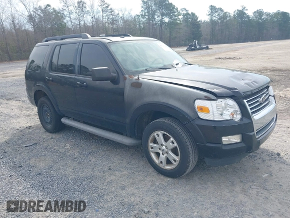 2010 Ford Explorer XLT with VIN 1FMEU6DE9AUA59055, listed as a IAAI auction lot 41787956 with 300,389 mi miles. Bid and sale history available at carsss.com. Image 1.