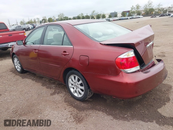 2005 Toyota Camry LE z VIN 4T1BE30K25U063254, wystawiony jako IAAI lot #41871499 z przebiegiem 197 337 mil mil oraz . Historia ofert i sprzedaży dostępna na DreamBid. Obrazek 3.