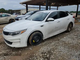2017 Kia Optima LX z VIN 5XXGT4L36HG124383, wystawiony jako Copart lot #54276425 z przebiegiem 213 621 mil mil oraz Szkoda całkowita • Salvage title. Historia ofert i sprzedaży dostępna na DreamBid. Obrazek 1.