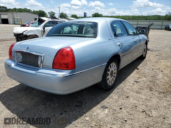 2007 Lincoln Town Car Signature z VIN 1LNHM81V17Y612098, wystawiony jako Copart lot #54874515 z przebiegiem 243 252 mil mil oraz Szkoda całkowita • Salvage title. Historia ofert i sprzedaży dostępna na DreamBid. Obrazek 3.