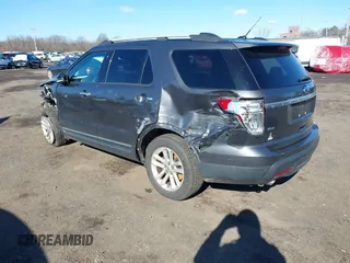 2015 Ford Explorer XLT with VIN 1FM5K8D8XFGA11517, listed as a IAAI auction lot 41723784 with 104,984 mi miles. Bid and sale history available at carsss.com. Image 3.