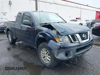 2016 Nissan Frontier SV z VIN 1N6AD0CW8GN762429, wystawiony jako IAAI lot #42233876 z przebiegiem 105 609 mil mil oraz . Historia ofert i sprzedaży dostępna na DreamBid. Obrazek 1.