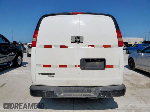 2007 Chevrolet Express Cargo z VIN 1GCFG15X871251452, wystawiony jako Copart lot #60542685 z przebiegiem 278 825 mil mil oraz Szkoda całkowita • Salvage title. Historia ofert i sprzedaży dostępna na DreamBid. Obrazek 6.