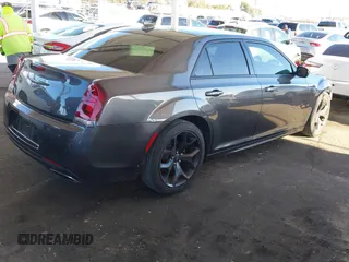 2022 Chrysler 300 Touring L with VIN 2C3CCADG1NH139515, listed as a IAAI auction lot 41746383 with 71,870 mi miles. Bid and sale history available at carsss.com. Image 4.