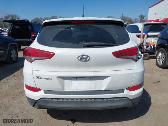2018 Hyundai Tucson SE with VIN KM8J23A40JU669361, listed as a IAAI auction lot 41633583 with 97,884 mi miles. Bid and sale history available at carsss.com. Image 17.