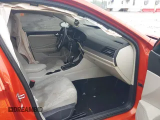 2019 Volkswagen Jetta S z VIN 3VWCB7BU8KM232522, wystawiony jako IAAI lot #42256559 z przebiegiem 118 141 mil mil oraz . Historia ofert i sprzedaży dostępna na DreamBid. Obrazek 5.