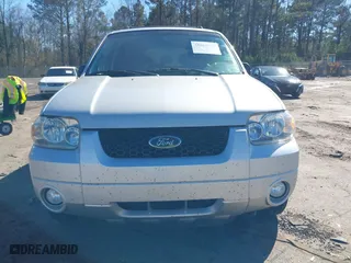 2007 Ford Escape Limited with VIN 1FMYU04197KA67054, listed as a IAAI auction lot 41665928 with 196,706 mi miles. Bid and sale history available at carsss.com. Image 6.