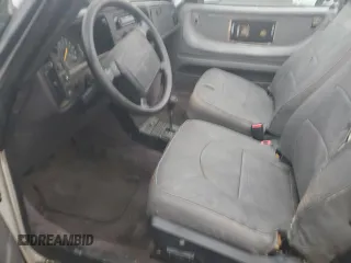 1992 Saab 900 z VIN YS3AK76E3N7007347, wystawiony jako Copart lot #83771454 z przebiegiem 113 408 mil mil oraz Szkoda całkowita • Salvage title. Historia ofert i sprzedaży dostępna na DreamBid. Obrazek 7.