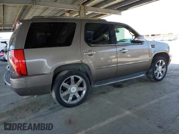 2012 Cadillac Escalade Luxury z VIN 1GYS4BEF1CR121362, wystawiony jako Copart lot #51871345 z przebiegiem 158 273 mil mil oraz Czysty tytuł • Clean title. Historia ofert i sprzedaży dostępna na DreamBid. Obrazek 3.