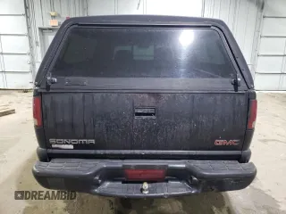 2002 GMC Sonoma SLS with VIN 1GTDT19W628141052, listed as a Copart auction lot 88821915 with Not Provided miles and Salvage Title. Bid and sale history available at carsss.com. Image 6.