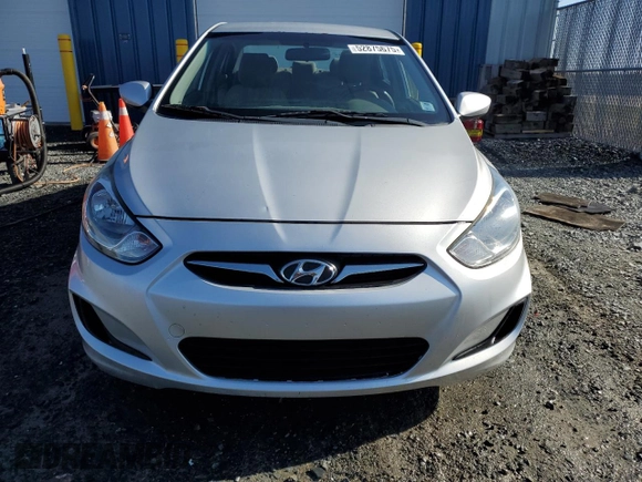 2013 Hyundai Accent GLS with VIN KMHCT4AE4DU440657, listed as a Copart auction lot 52875675 with 370,593 mi miles and Clean Title. Bid and sale history available at carsss.com. Image 5.