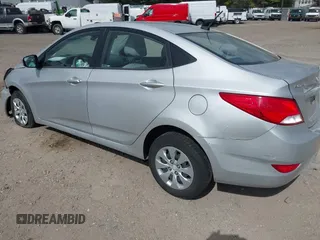 2016 Hyundai Accent SE z VIN KMHCT4AE0GU020544, wystawiony jako IAAI lot #41922723 z przebiegiem 96 718 mil mil oraz . Historia ofert i sprzedaży dostępna na DreamBid. Obrazek 3.