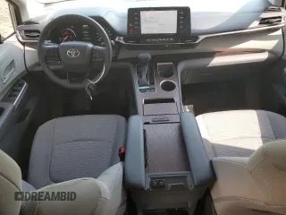 2022 Toyota Sienna LE z VIN 5TDKRKEC0NS098044, wystawiony jako Copart lot #53619535 z przebiegiem 59 252 mil mil oraz Szkoda całkowita • Salvage title. Historia ofert i sprzedaży dostępna na DreamBid. Obrazek 8.