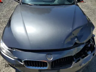 2015 BMW 3 Series 328i xDrive z VIN WBA3G7C58FK296596, wystawiony jako Copart lot #64612125 z przebiegiem 87 648 mil mil oraz Szkoda całkowita • Salvage title. Historia ofert i sprzedaży dostępna na DreamBid. Obrazek 12.