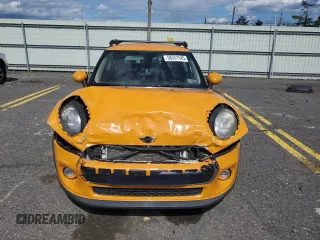 2016 MINI Hardtop with VIN WMWXP5C57G3B14701, listed as a Copart auction lot 58351545 with 111,647 mi miles and Salvage title. Bid and sale history available at DreamBid. Image 5.