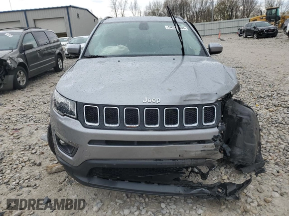2020 Jeep Compass Latitude z VIN 3C4NJDBB6LT117095, wystawiony jako Copart lot #54346655 z przebiegiem 26 047 mil mil oraz Szkoda całkowita • Salvage title. Historia ofert i sprzedaży dostępna na DreamBid. Obrazek 5.