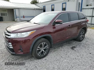 2019 Toyota Highlander LE z VIN 5TDZZRFH1KS366192, wystawiony jako Copart lot #53969055 z przebiegiem 116 755 mil mil oraz Szkoda całkowita • Salvage title. Historia ofert i sprzedaży dostępna na DreamBid. Obrazek 1.