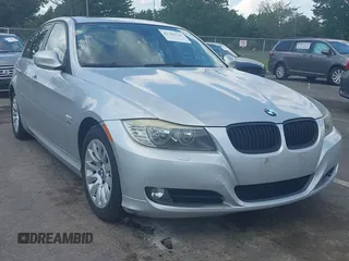 2009 BMW 3 Series 328i xDrive z VIN WBAPK535X9A510079, wystawiony jako IAAI lot #42784140 z przebiegiem 208 504 mil mil oraz . Historia ofert i sprzedaży dostępna na DreamBid. Obrazek 1.