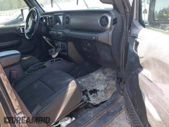 2019 Jeep Wrangler Unlimited Sport S with VIN 1C4HJXDG2KW558562, listed as a IAAI auction lot 42100717 with Not provided miles and . Bid and sale history available at DreamBid. Image 5.