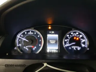 2017 Toyota Camry XLE z VIN 4T1BF1FK1HU325987, wystawiony jako Copart lot #87043914 z przebiegiem 107 307 mil mil oraz Szkoda całkowita • Salvage title. Historia ofert i sprzedaży dostępna na DreamBid. Obrazek 9.