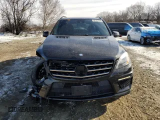 2014 Mercedes-Benz M 63 AMG z VIN 4JGDA7EB3EA335025, wystawiony jako Copart lot #42157645 z przebiegiem 84 338 mil mil oraz Szkoda całkowita • Salvage title. Historia ofert i sprzedaży dostępna na DreamBid. Obrazek 5.