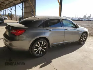 2012 Chrysler 200 Touring z VIN 1C3CCBBG7CN301144, wystawiony jako Copart lot #58355315 z przebiegiem 147 800 mil mil oraz Czysty tytuł • Clean title. Historia ofert i sprzedaży dostępna na DreamBid. Obrazek 3.
