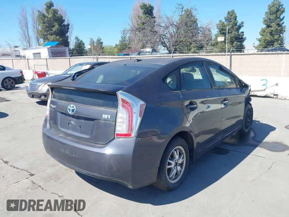 2013 Toyota Prius One z VIN JTDKN3DU2D5555677, wystawiony jako IAAI lot #41739804 z przebiegiem 50 640 mil mil oraz . Historia ofert i sprzedaży dostępna na DreamBid. Obrazek 4.