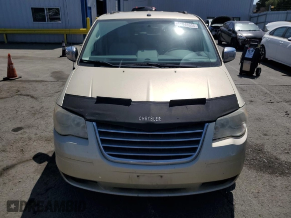 2010 Chrysler Town & Country Touring z VIN 2A4RR5D13AR257765, wystawiony jako Copart lot #61048635 z przebiegiem 165 220 mil mil oraz Czysty tytuł • Clean title. Historia ofert i sprzedaży dostępna na DreamBid. Obrazek 5.