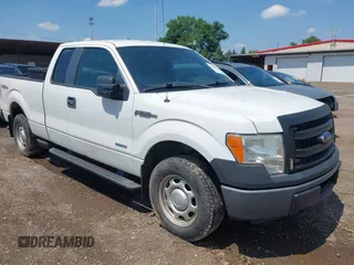 2013 Ford F-150 XL z VIN 1FTFX1ET2DKF11671, wystawiony jako IAAI lot #42634877 z przebiegiem 132 000 mil mil oraz . Historia ofert i sprzedaży dostępna na DreamBid. Obrazek 1.