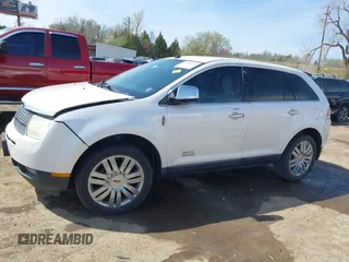 2010 Lincoln MKX with VIN 2LMDJ6JC7ABJ13051, listed as a IAAI auction lot 41888270 with 153,132 mi miles. Bid and sale history available at carsss.com. Image 14.