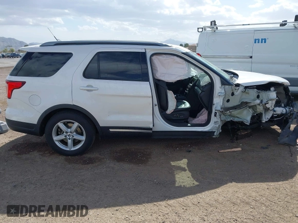 2018 Ford Explorer XLT with VIN 1FM5K7D87JGC94039, listed as a IAAI auction lot 41935900 with 46,939 mi miles and . Bid and sale history available at DreamBid. Image 13.