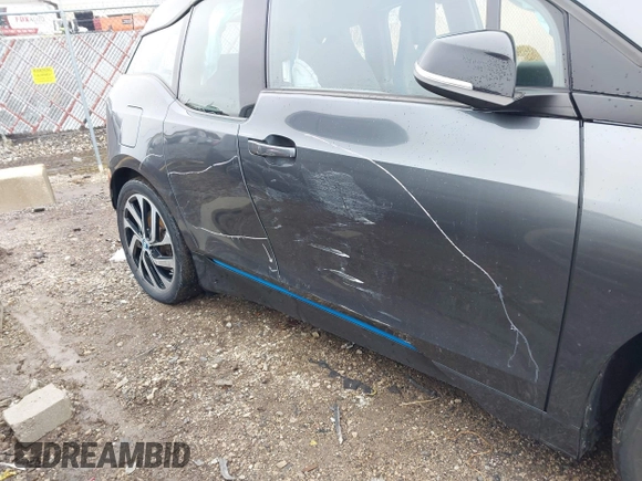 2017 BMW i3 z VIN WBY1Z8C38HV892591, wystawiony jako IAAI lot #42009374 z przebiegiem 41 091 mil mil oraz . Historia ofert i sprzedaży dostępna na DreamBid. Obrazek 6.