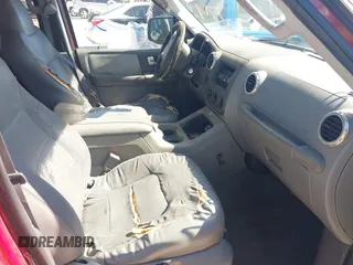 2004 Ford Expedition Special Service with VIN 1FMPU16L84LB04455, listed as a IAAI auction lot 41736767 with 286,292 mi miles. Bid and sale history available at carsss.com. Image 5.