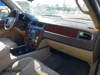 2010 Chevrolet Suburban LT with VIN 1GNUKJE36AR132205, listed as a IAAI auction lot 41447650 with 179,151 mi miles. Bid and sale history available at carsss.com. Image 5.