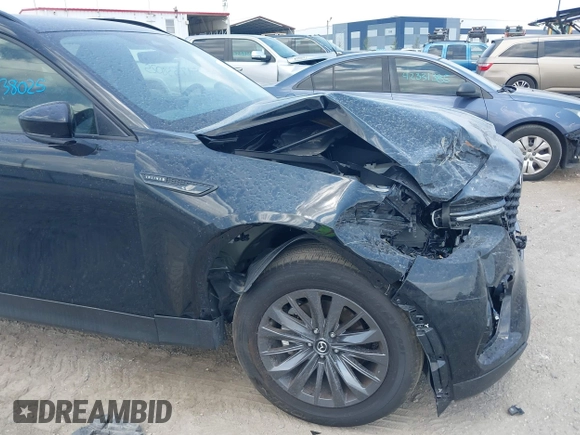 2025 Mazda CX-70 Preferred z VIN JM3KJBHD5S1117439, wystawiony jako IAAI lot #42338025 z przebiegiem 10 916 mil mil oraz . Historia ofert i sprzedaży dostępna na DreamBid. Obrazek 17.