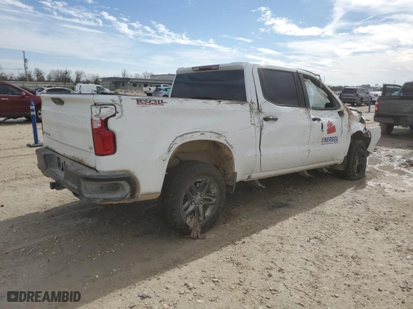 2024 Chevrolet Silverado 1500 LT Trail Boss with VIN 3GCUDFED3RG330714, listed as a Copart auction lot 43350975 with 26,235 mi miles and Salvage Title. Bid and sale history available at carsss.com. Image 3.