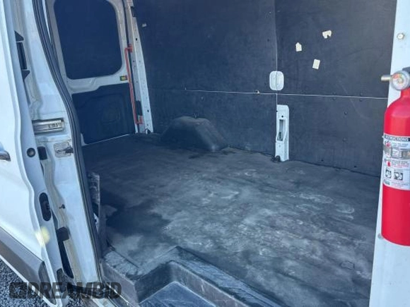 2019 Ford Transit z VIN 1FTYE2CM5KKB51406, wystawiony jako Copart lot #41748155 z przebiegiem 56 635 mil mil oraz Czysty tytuł • Clean title. Historia ofert i sprzedaży dostępna na DreamBid. Obrazek 6.