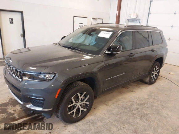 2025 Jeep Grand Cherokee Limited z VIN 1C4RJKBG6S8675253, wystawiony jako IAAI lot #42503091 z przebiegiem 4 975 mil mil oraz . Historia ofert i sprzedaży dostępna na DreamBid. Obrazek 17.