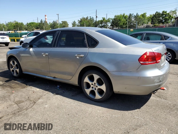 2013 Volkswagen Passat S z VIN 1VWAP7A31DC061392, wystawiony jako Copart lot #60318015 z przebiegiem 102 563 mil mil oraz Szkoda całkowita • Salvage title. Historia ofert i sprzedaży dostępna na DreamBid. Obrazek 2.
